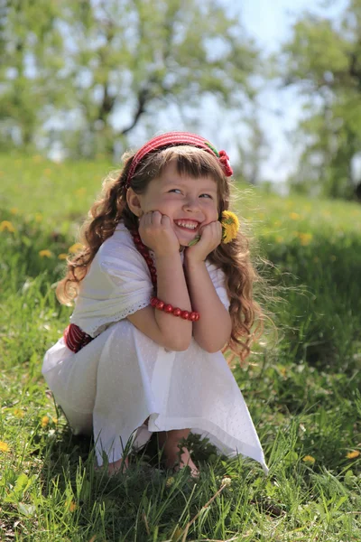 Menina na natureza . — Fotografia de Stock