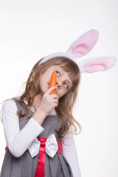 Grappig meisje met konijn oren — Stockfoto