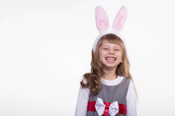 Fille drôle avec des oreilles de lapin . — Photo