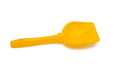 kırmızı plastik kürek