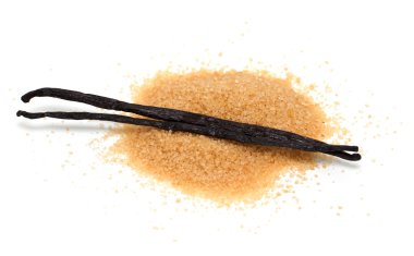 vanilya fasulye ve beyaz backgrou izole kahverengi vanilya şekeri