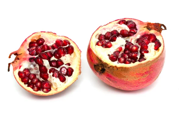 Frutas de romã isoladas sobre fundo branco — Fotografia de Stock