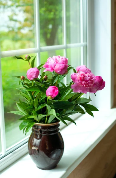 Pünkösdi rózsa váza — Stock Fotó