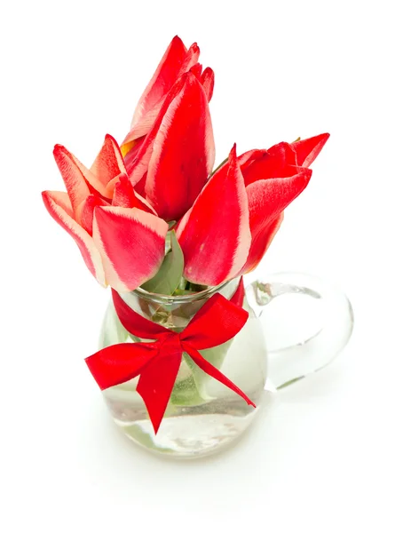 Rote Tulpen in Glasvase — Stockfoto