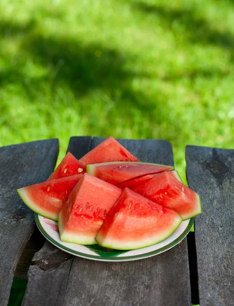 Wassermelone in Scheiben geschnitten — Stockfoto