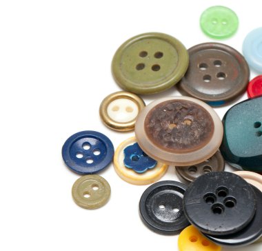farklı boyut, şekil ve renk düğmeleri