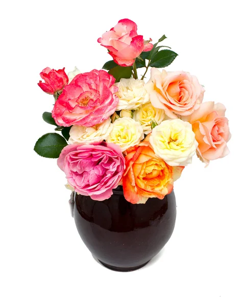 Bukett av mångfärgade rosor isolerad på vit bakgrund — Stockfoto