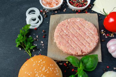 Hamburger ve baharatlar için kıyma.