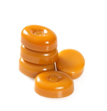 beyaz izole süt karamelli şeker