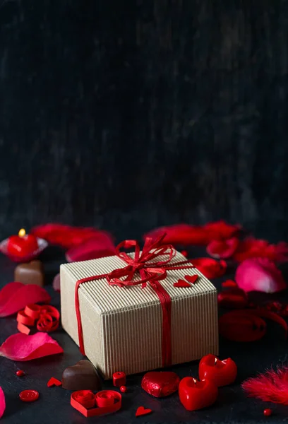 Valentijnsdag Decoraties Zwarte Steen Oppervlak — Stockfoto