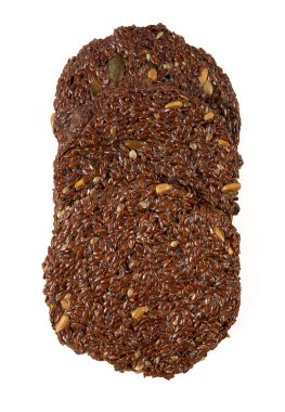 keten tohumu krakerleri beyaz arkaplanda izole edilmiş, üst görünüm