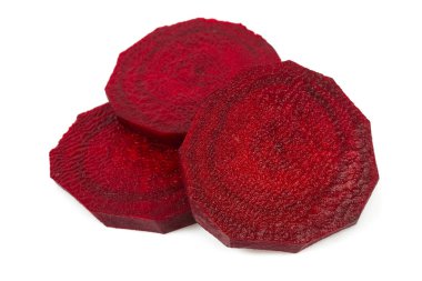 Pancar kökü beyaz arkaplanda izole edildi