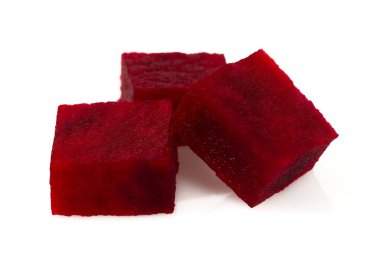 Pancar kökü beyaz arkaplanda izole edildi