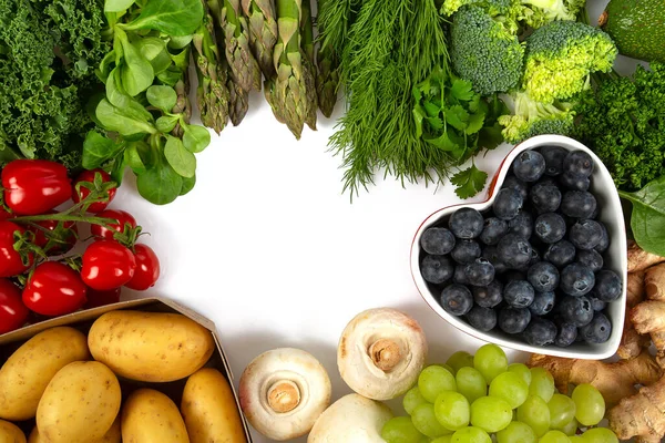 Frutas Verduras Saludables Aisladas Sobre Fondo Blanco Dispuestas Como Marco —  Fotos de Stock