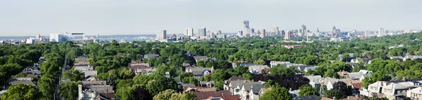 Vista à distância do centro de Milwuakee — Fotografia de Stock