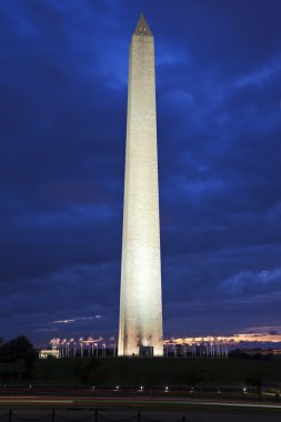 gün batımında Washington Anıtı