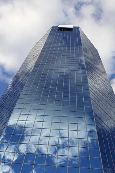 Blue skyscraper in Lexington — Stock Photo, Image