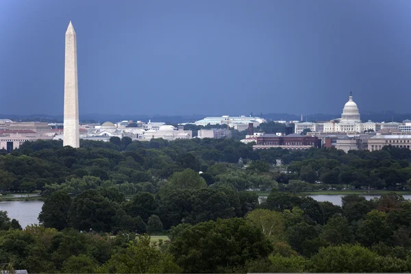 Il Campidoglio degli Stati Uniti e il monumento di Washington — Foto Stock