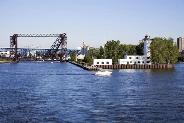 Ponts de Cleveland et l'ancienne base de la Garde côtière — Photo