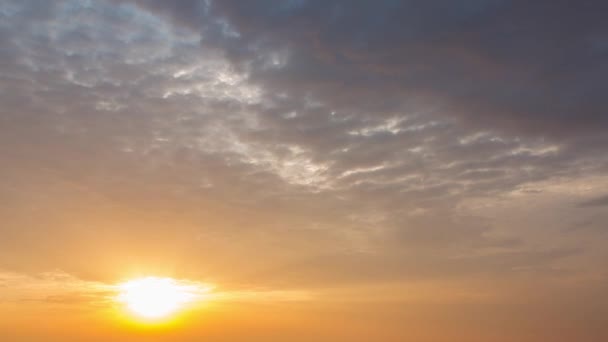 Ανατέλλων Ήλιος Πίσω Από Σύννεφα Χρονικό Διάστημα Lapse — Αρχείο Βίντεο
