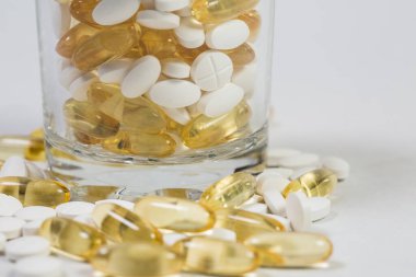 : Bağışıklık ve sağlık için çeşitli yararlı vitaminler 