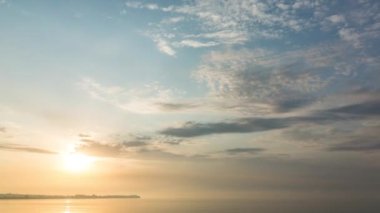 Nehrin kıyısında gün doğumu, zaman aşımı, 4k