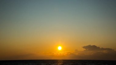 Denizde gün doğumunun zamanı, 4k