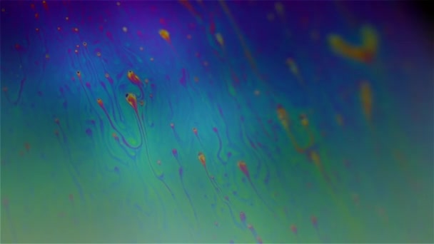 石鹸の泡の抽象化は非常に動きと異なる色で近い — ストック動画