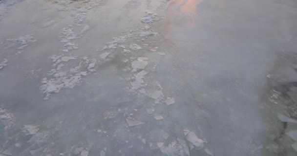 Volando Sobre Río Congelado Atardecer — Vídeos de Stock