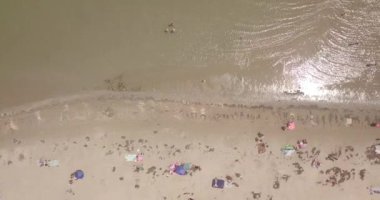 Yazı plajında uçarken