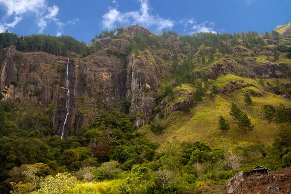スリランカの diyaluma 滝 — ストック写真
