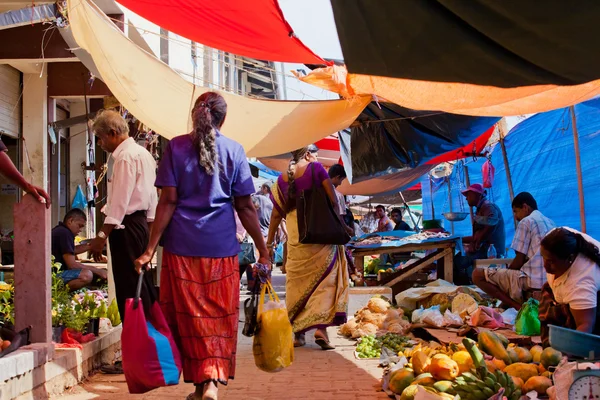 Marché local au Sri Lanka - 2 avril 2014 — Photo