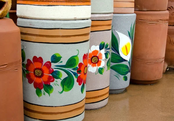 Meksykańska duże donice ceramiczne w starej wsi, San Diego — Zdjęcie stockowe
