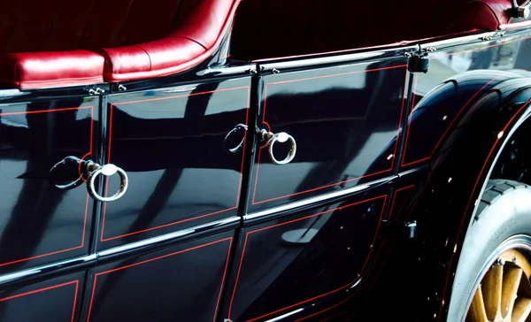 Детали дверей классического кабриолета — стоковое фото