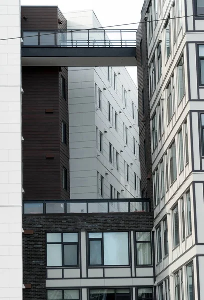 Symmetric Patterns Created Tiles Windows New Apartment Complex Redmond Way — Foto de Stock