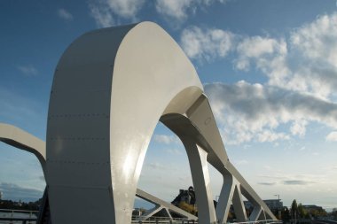Johnson caddesi köprüsünün inşaat elemanları, Victoria, British Columbia