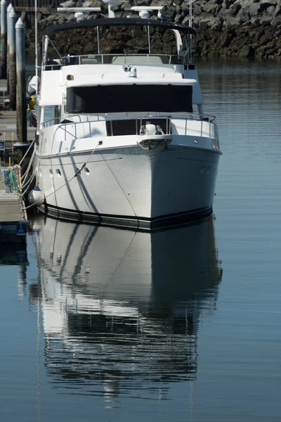 Reflections White Boat Docked Edmonds Marina Washington — Photo