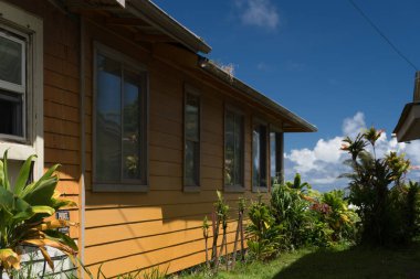 Hawi, Kuzey Kohala, Büyük Ada, Hawaii 'deki renkli bir evin detayları.