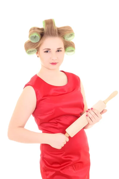 Dona de casa engraçada com rolos de cabelo e rolo-pin sobre branco — Fotografia de Stock