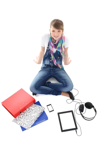 Adolescente avec tablet pc, téléphone et casque — Photo