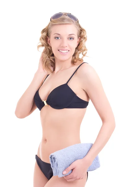 Portret van mooie slanke vrouw in bikini met handdoek over Wit — Stockfoto