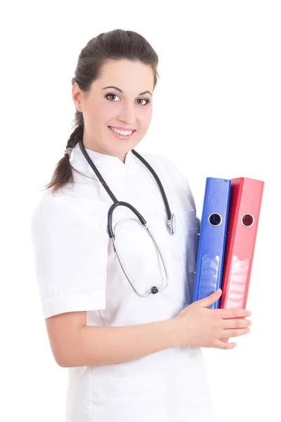 Jovem médico feminino com pastas isolado no fundo branco — Fotografia de Stock