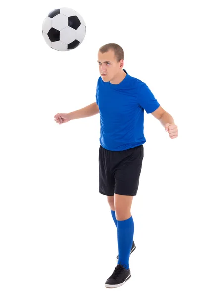 Jugador de fútbol en patear la pelota de cabeza aislado en blanco azul — Foto de Stock