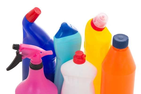 Botellas de plástico coloridas de detergente aislado en blanco — Foto de Stock