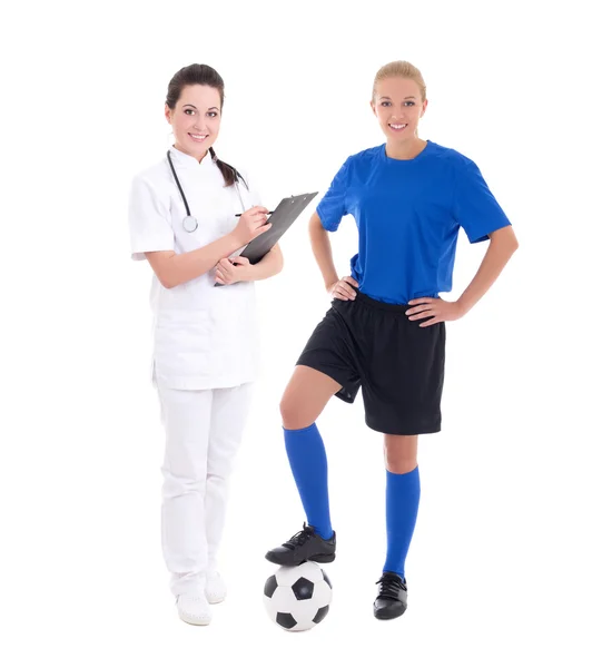 Jovem médico e jogador de futebol feminino no fundo branco — Fotografia de Stock