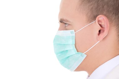 up beyaz izole maskeli bir doktor portresi kapatın