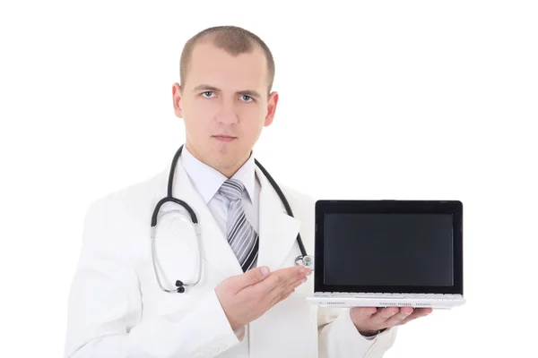 Joven guapo médico mostrando portátil con copia espacio vitrificado — Foto de Stock
