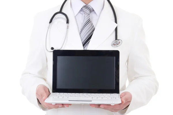 Laptop com espaço de cópia nas mãos do médico isolado no branc — Fotografia de Stock