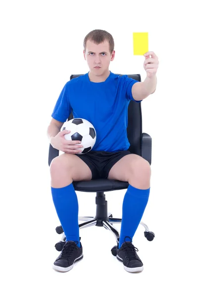 Zły człowiek w jednolite oglądania meczu piłki nożnej i pokazano żółty c — Zdjęcie stockowe
