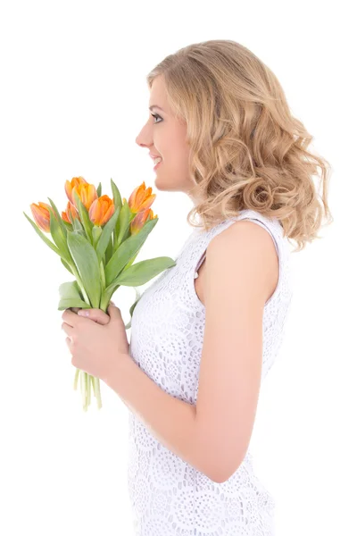 Perfil de mulher bonita com buquê de tulipas laranja isolado — Fotografia de Stock